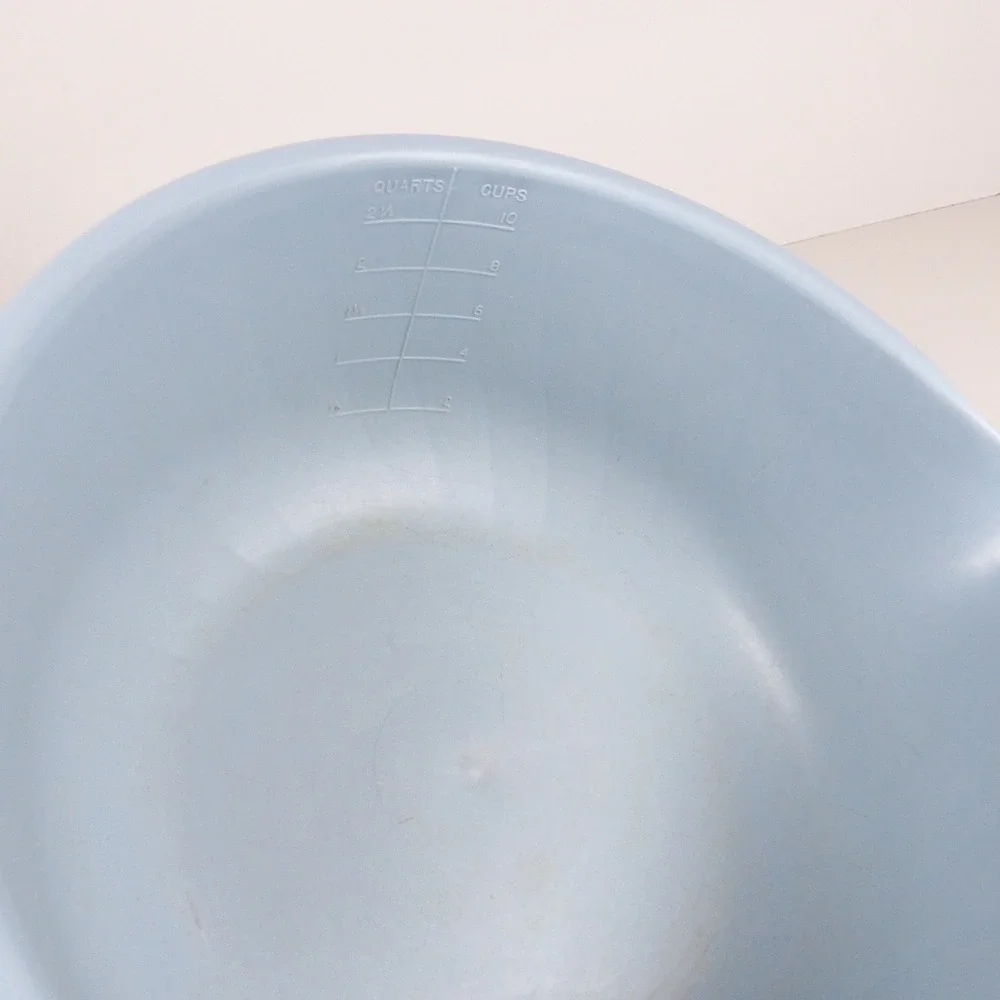 Vintage Shamrock Neatway Blue Swirl Mixing Bowl with Handle 2.5 Qt 10 Cups Retro